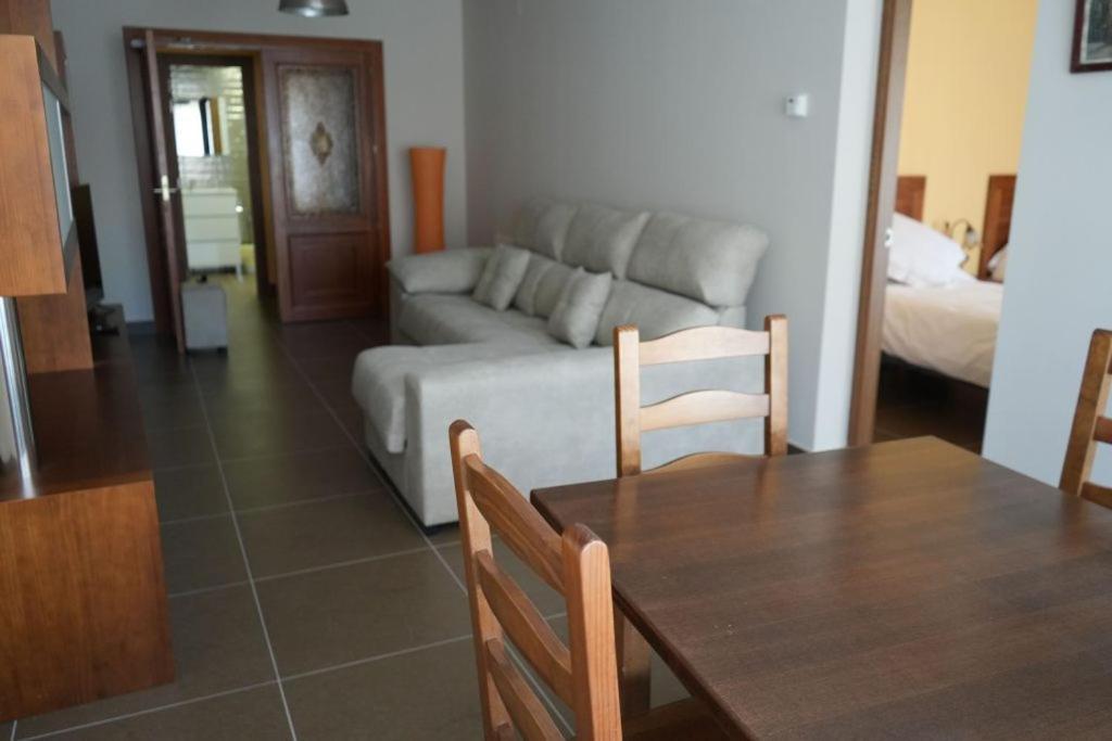 Apartamentos Turisticos Empecinado 로아 외부 사진